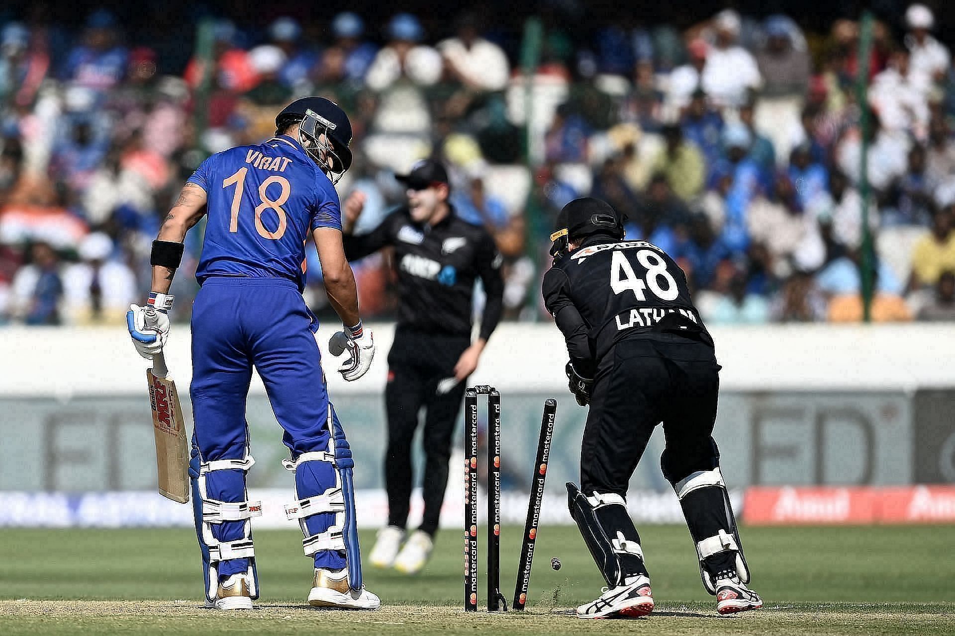 p0902o4o_virat-kohli_625x300_19_January_23.jpg (3909×2606)